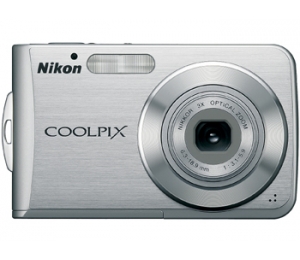23 Nikon Coolpix S210 Silver
