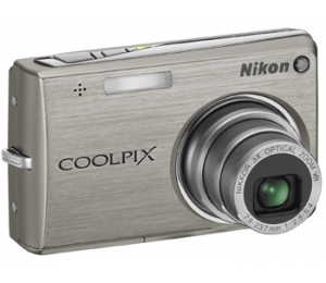 23 Nikon Coolpix S700 Silver